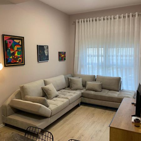 Lovely 1-Bedroom Condo In Tirana Wifi-Netflix-Ac Luaran gambar