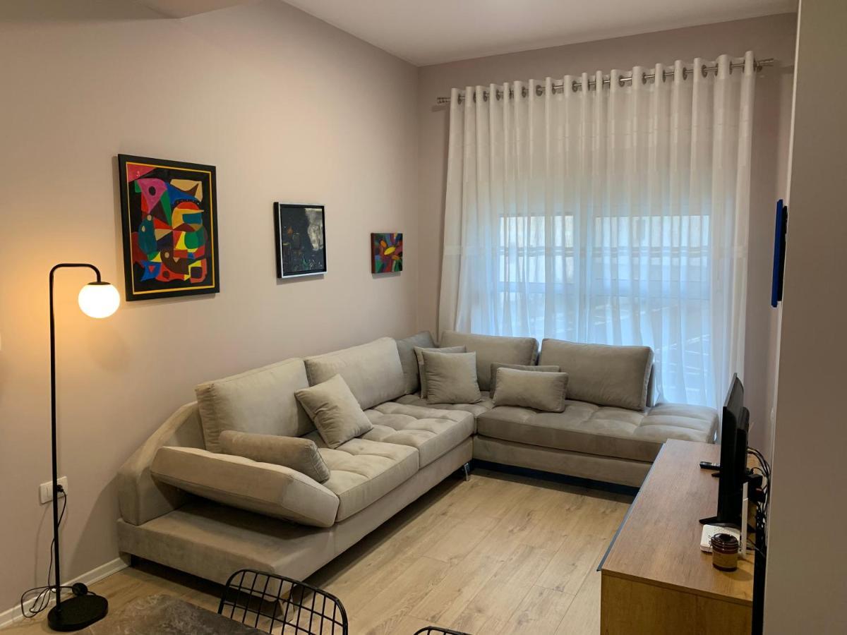 Lovely 1-Bedroom Condo In Tirana Wifi-Netflix-Ac Luaran gambar