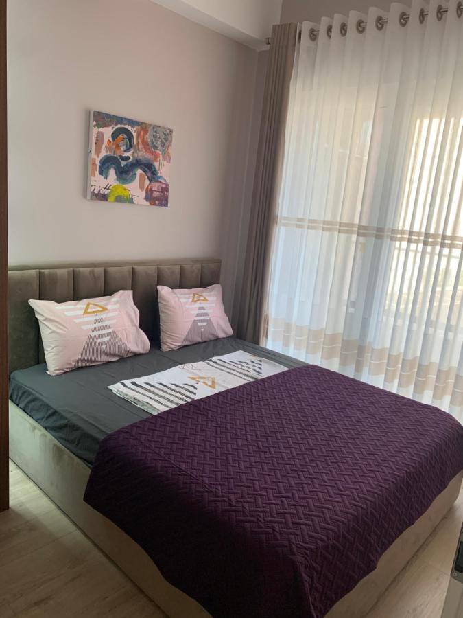 Lovely 1-Bedroom Condo In Tirana Wifi-Netflix-Ac Luaran gambar